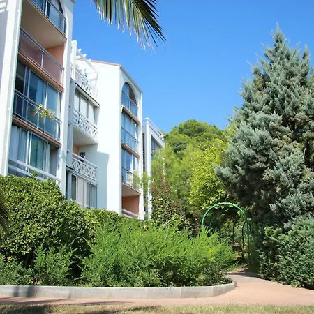 Studio Dans Avec Piscine Quartier Des Plages דירה