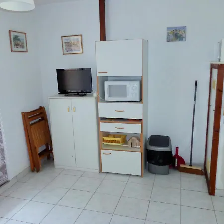 Studio Dans Avec Piscine Quartier Des Plages דירה *